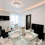 Nicetoseeyou Centrum Apartment *