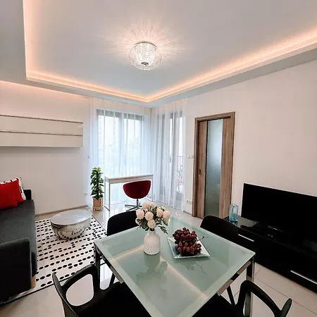 Metro Dworzec Gdanski Centrum Apartment Warsaw